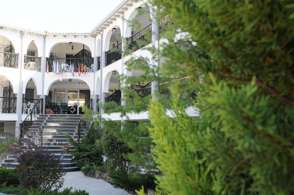 Pegasus Hotel Ханиоти Экстерьер фото